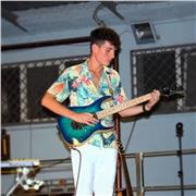 Laureando in Scienze e tecniche psicologiche, diplomato al liceo scientifico ipz. Scienze applicate con voto 100/100